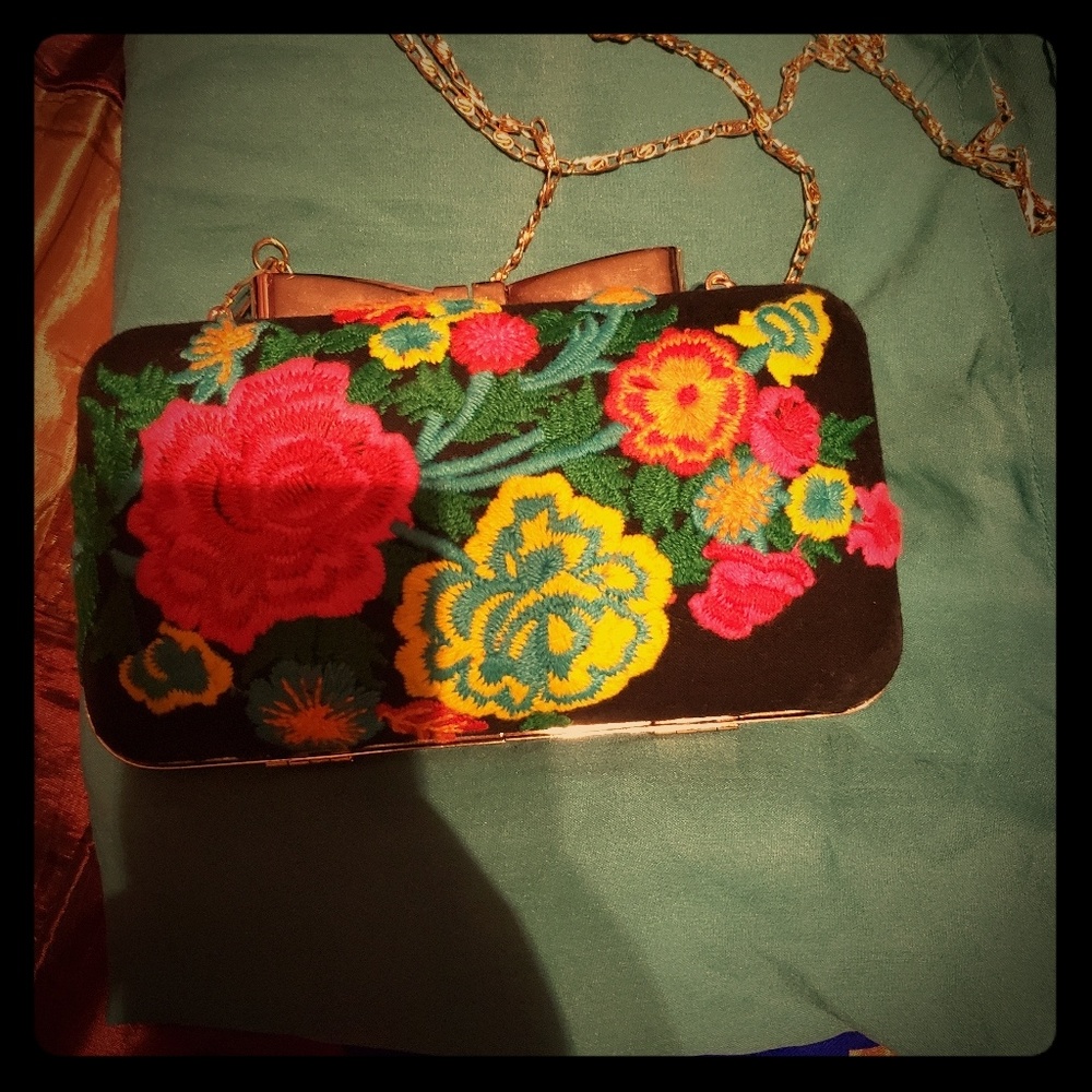 Black clutch